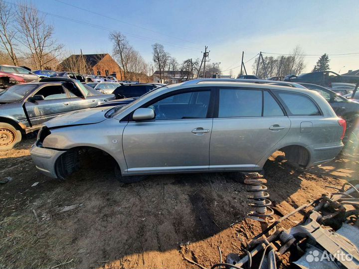 Кузов Toyota avensis 03-07г 2,0 TDI