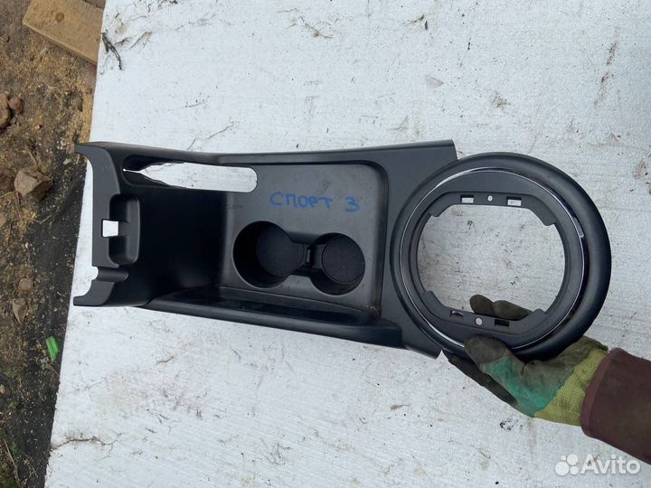 Центральная накладка консоли Kia Sportage 3