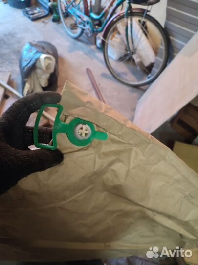 Палатка с матрасом бумажным надувным в комплекте