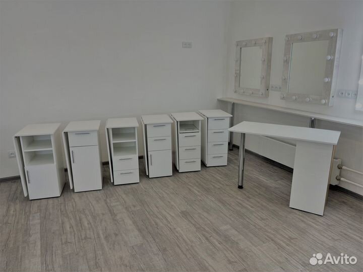 Мебель для салона красоты в наличии и под заказ