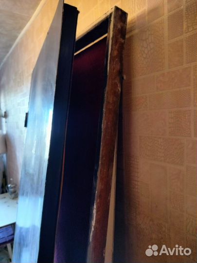 Металлическая дверь б/у