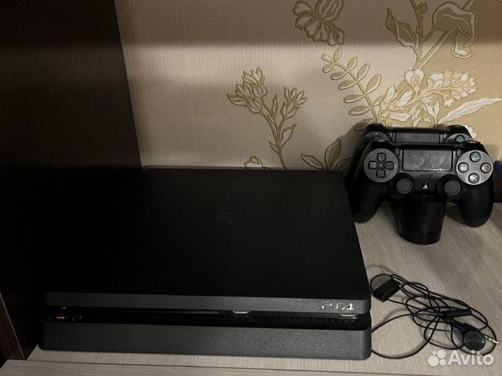 Sony PS4 slim
