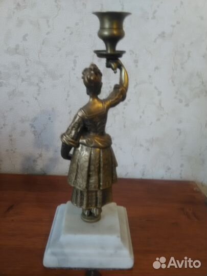 Статуэтка-подсвечник хх век. Европа