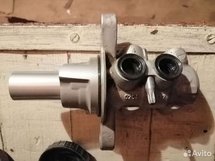 Главный тормозной цилиндр форд транзит Bosch 0204Y