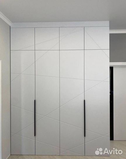 Шкаф распашной Встроенный