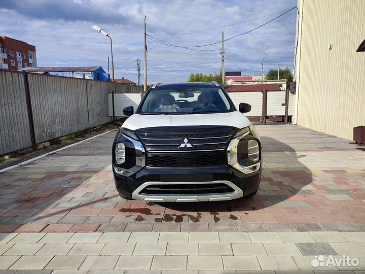 Mitsubishi Outlander, 2023