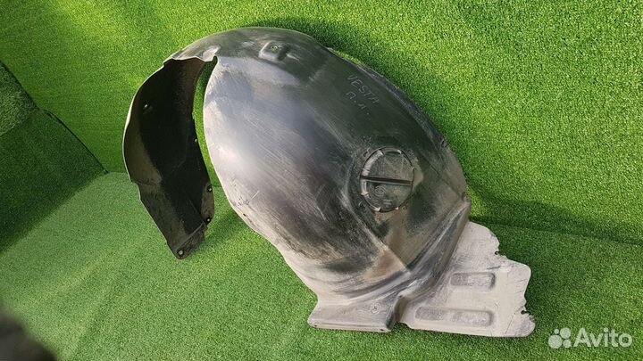 Передний левый подкрылок веста vesta 8450007043