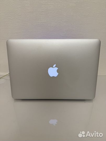 Ноутбук Apple MacBook Air 13 i5 1.8/8Gb/128SSD