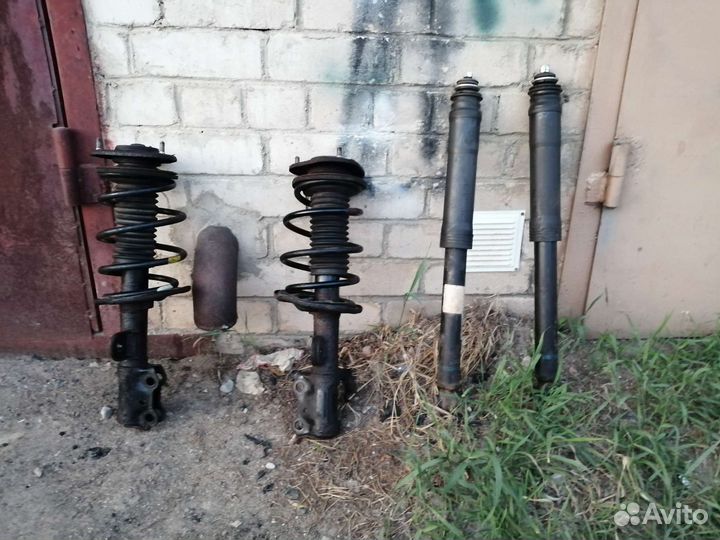 Подвеска, стойки Toyota Corolla