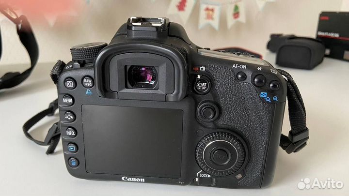 Цифровой фотоаппарат Canon EOS 7D