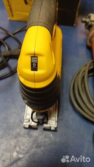 Лобзик dewalt dwe349 ks