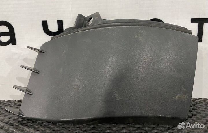 Угол панели стеклоочистителя Volvo FH4 82835554