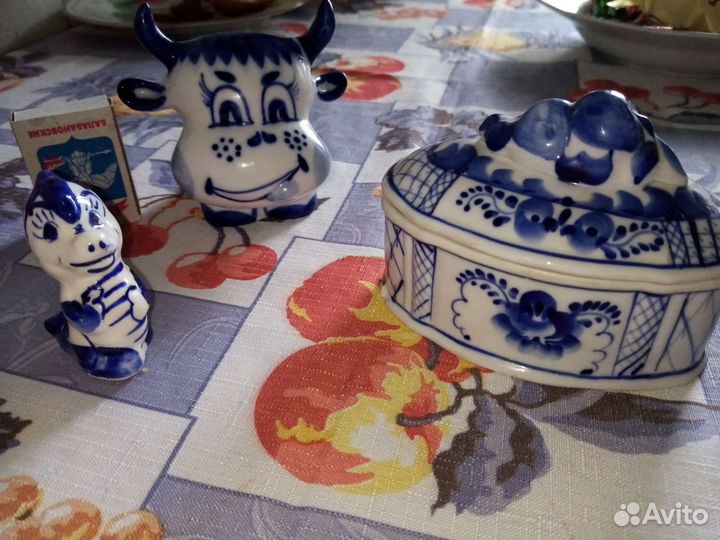 Шкатулка фигурка бычка и дракончик гжель