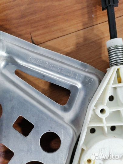 Стеклоподъемник задний левый Mercedes-Benz S-Class