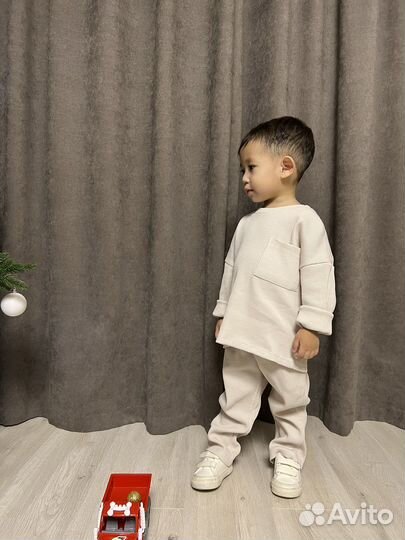 Костюм на мальчика новый 2-8 лет