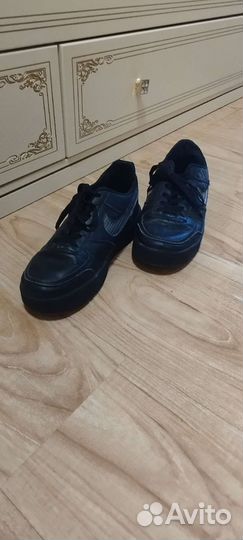 Кроссовки