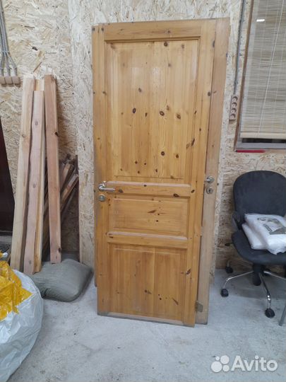 Дверь деревянная