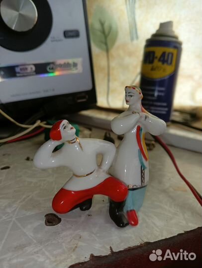 Фарфоровые статуэтка