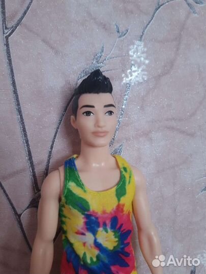 Кен азиат с эрокезом