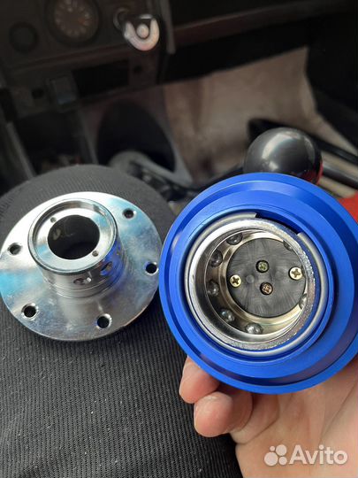 Быстросьем на спортивный руль spark