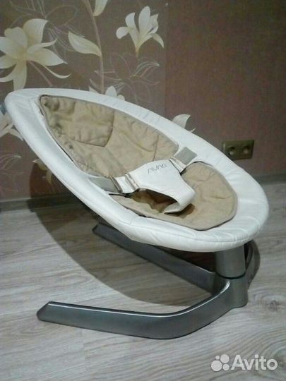 Шезлонг Nuna Leaf