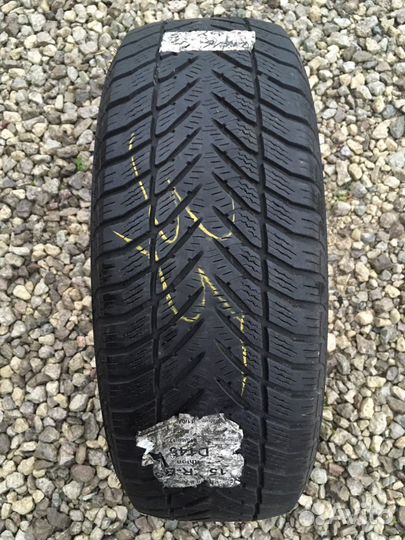 Goodyear UltraGrip 215/60 R17