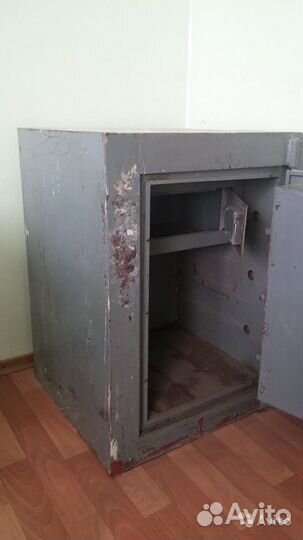 Несгораемый шкаф