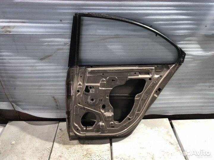 Дверь задняя правая Nissan Primera P12