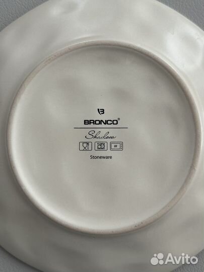 Набор посуды (тарелки, кружки) на 4 персоны