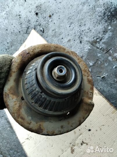 Стойка передняя левая Форд Мондео 2