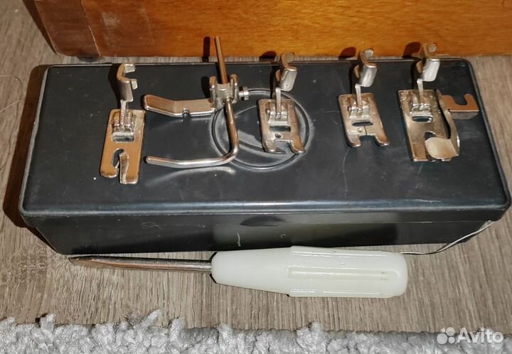 Швейная машинка 