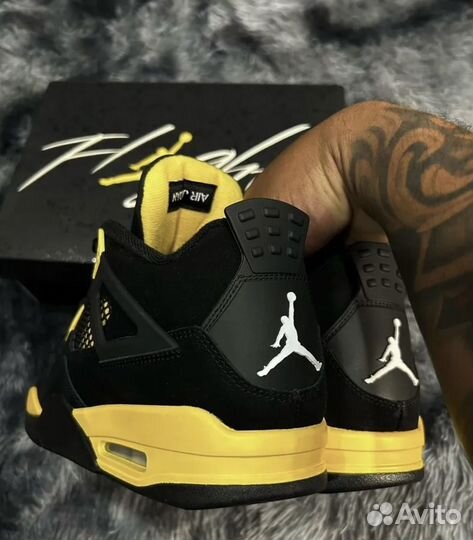 Nike Air Jordan 4 Retro Thunder