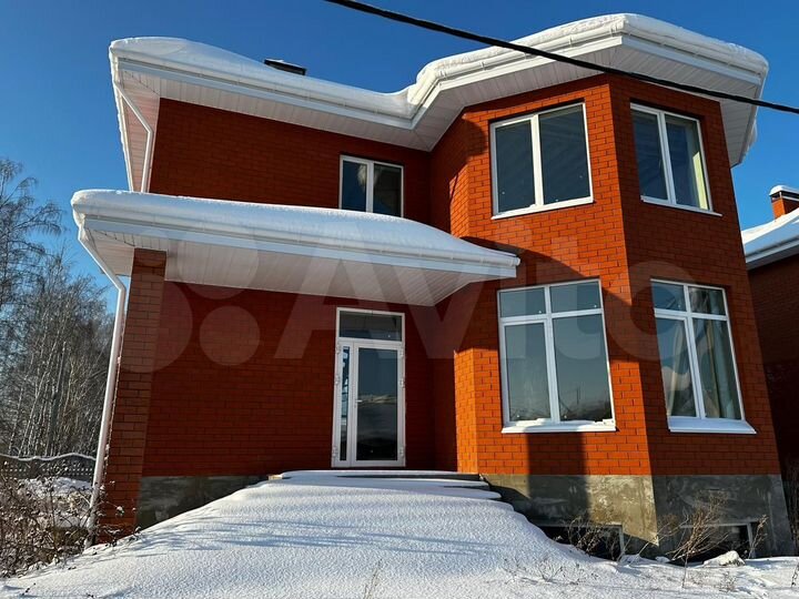 Коттедж 240 м² на участке 5 сот.