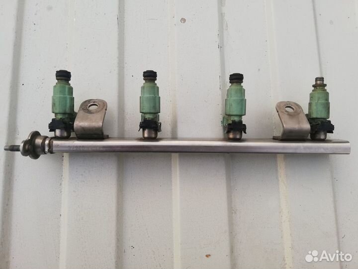 Топливная рампа форсунка Hyundai Solaris