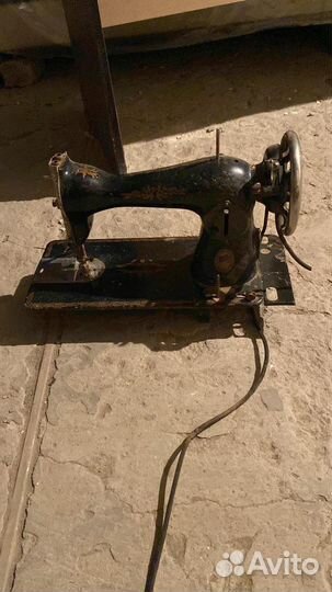 Швейная машина Singer