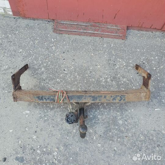 Фаркоп Renault Duster