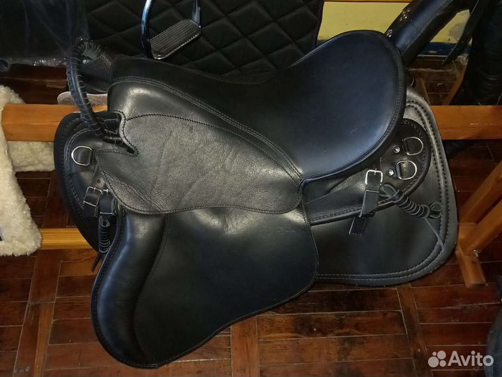 Седло, уздечка, снаряжение