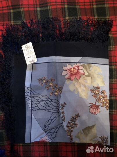 Платок павлопосадский с шёлковой бахромой 89*89