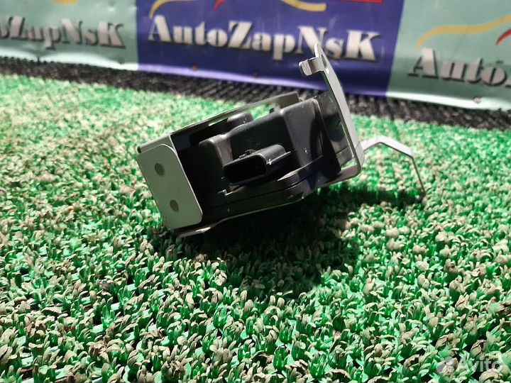 Накладка консоли левая Mitsubishi pajero IV