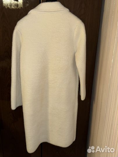 Пальто женское белое