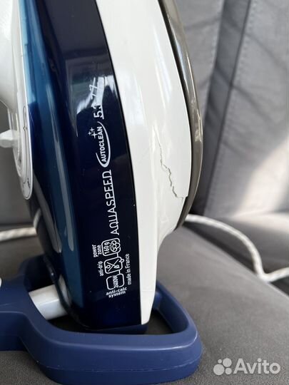 Утюг с парогенератором Tefal с трещиной