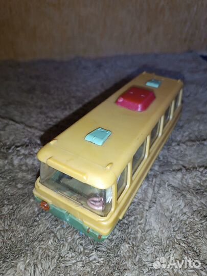 Игрушка большая машинка самолёт ракета автомобиль