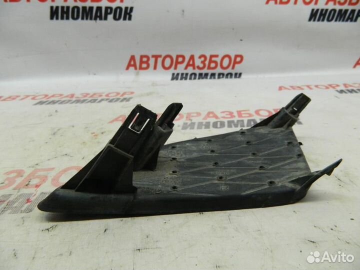 Решетка в бампер правая для Toyota Corolla 10 200