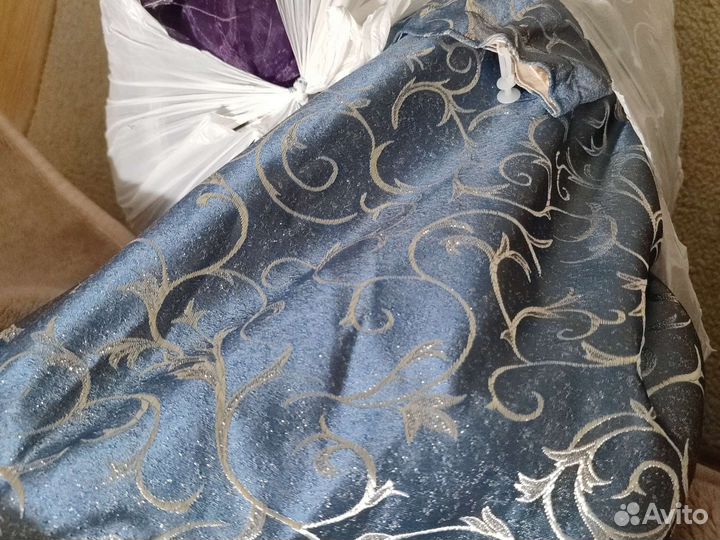 Чехол на угловой диван. шторы