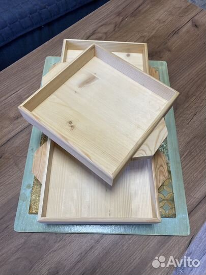 Поднос деревянный на ножках для декорирования