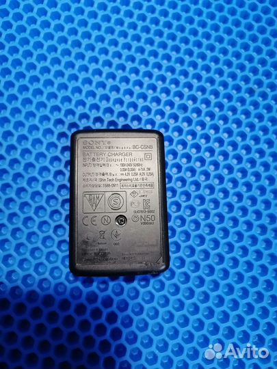 Я)зарядное устройство Sony BC-csnb