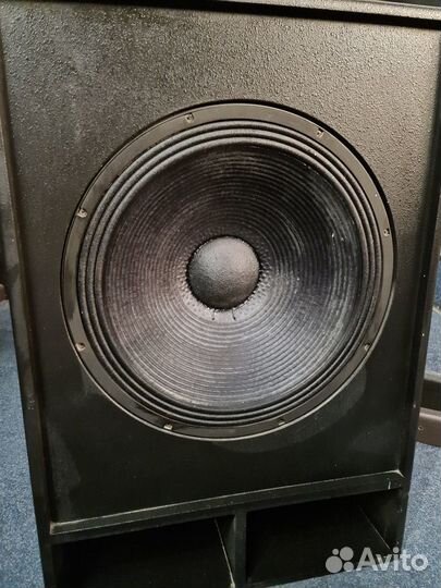 Акустическая система JBL для залов