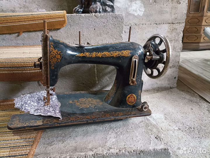 Швейная машинка ножная