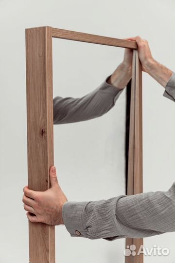 Зеркало напольное в деревянной раме