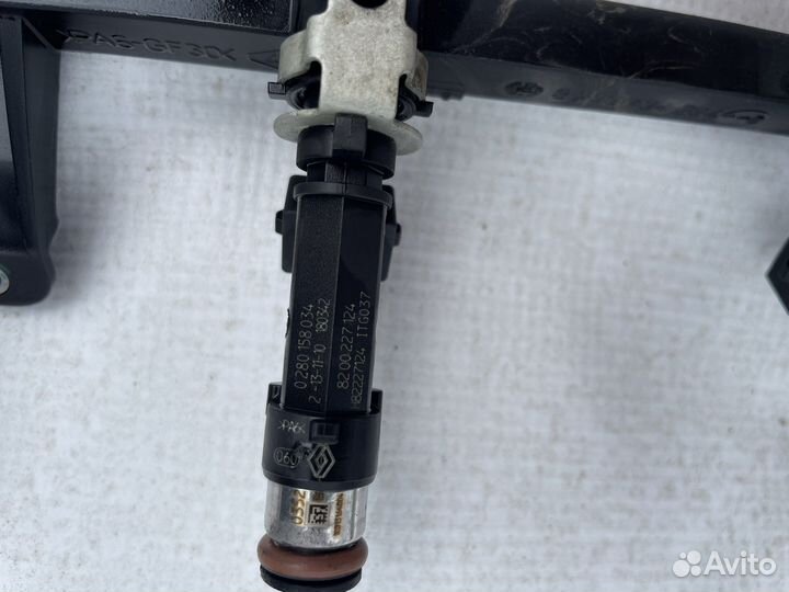 Топливная рампа с форсунками logan